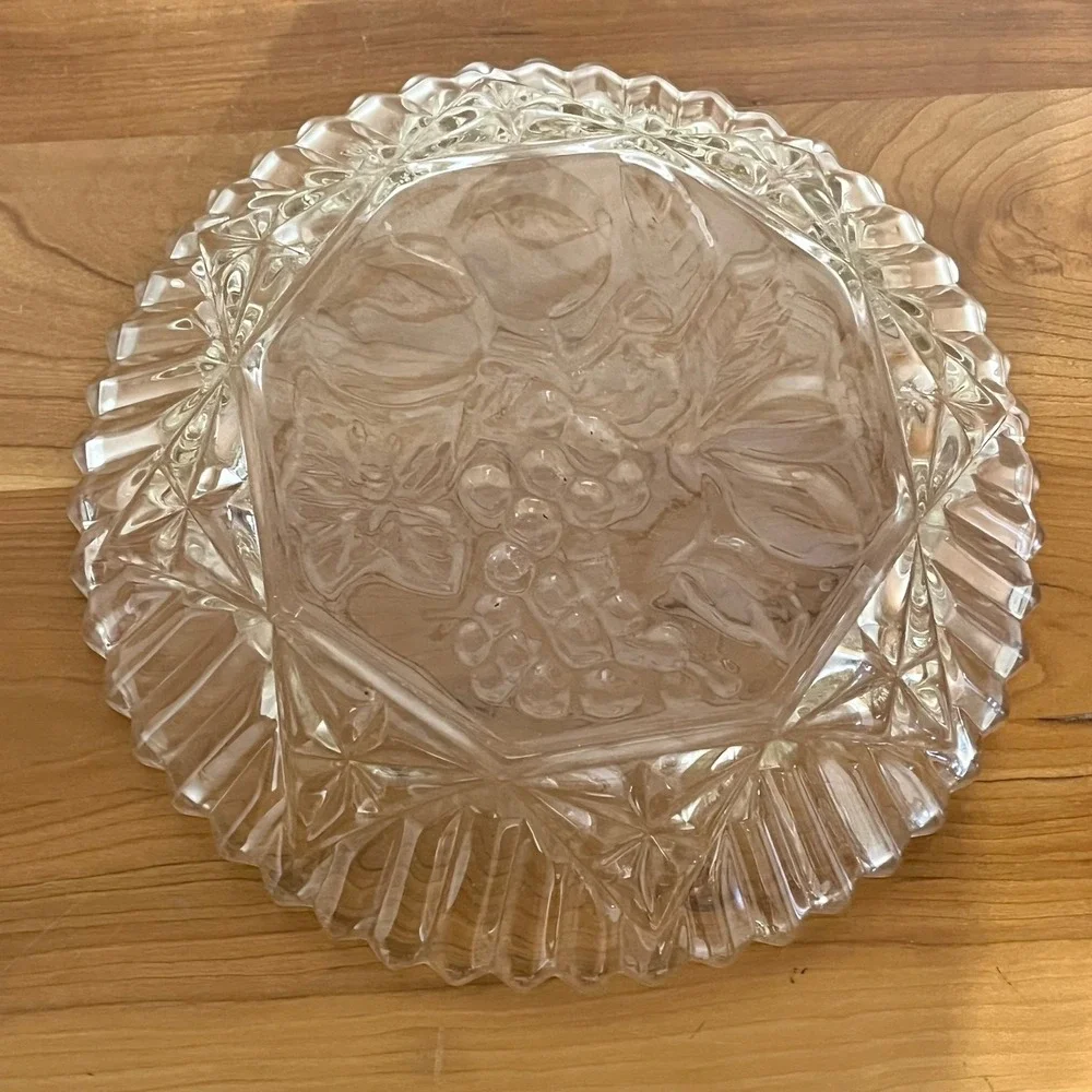 Vintage Pressed Glass Fruit Bowl‎ Grapes Embossed Starburst Sawtooth Rim 10.25