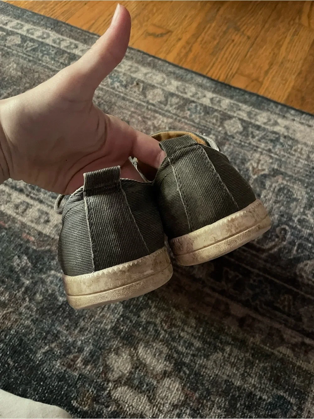 Clae gray textile