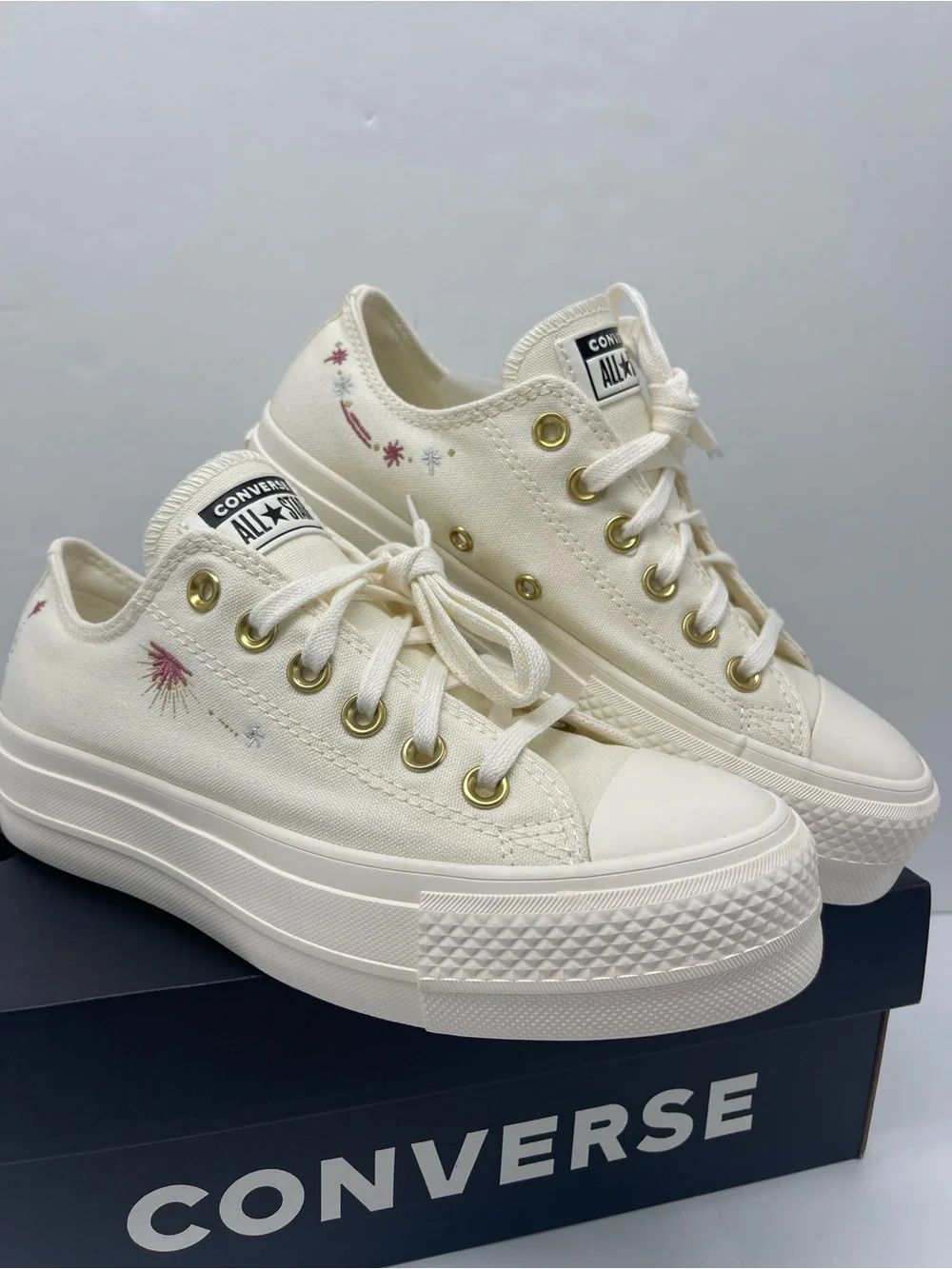 Converse classic low