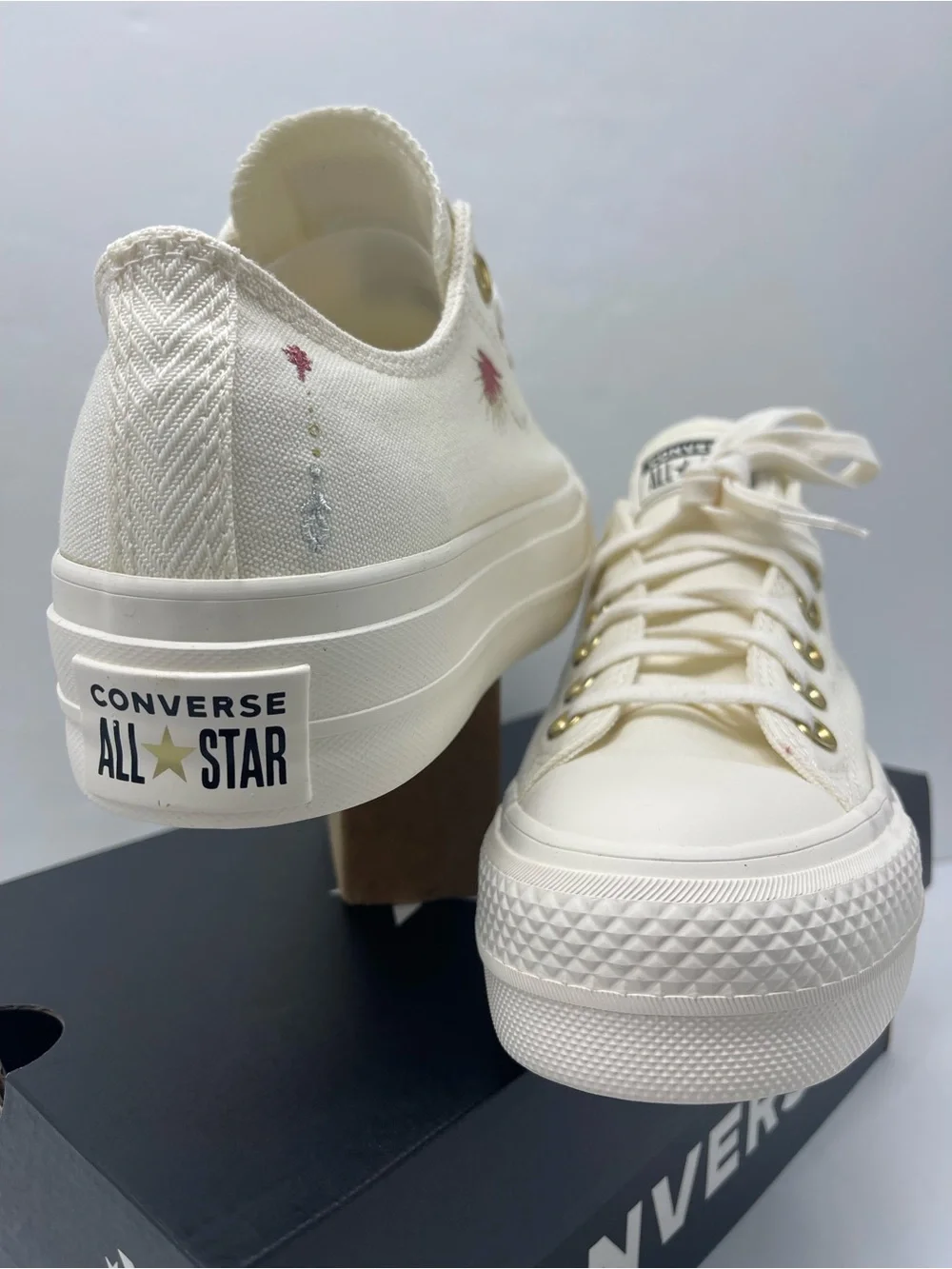 Converse classic low