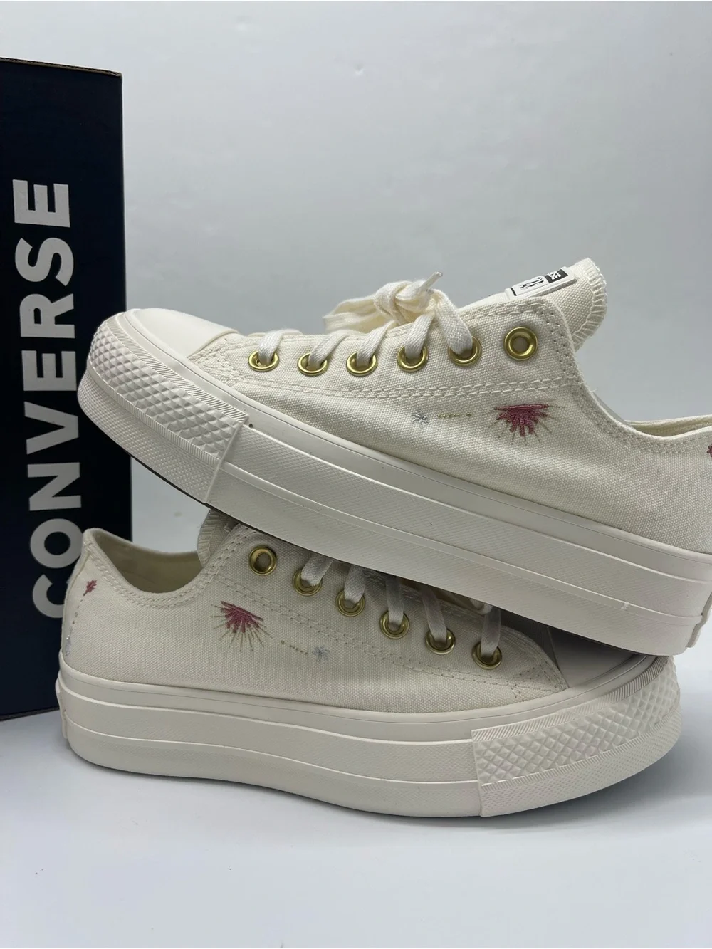 Converse classic low