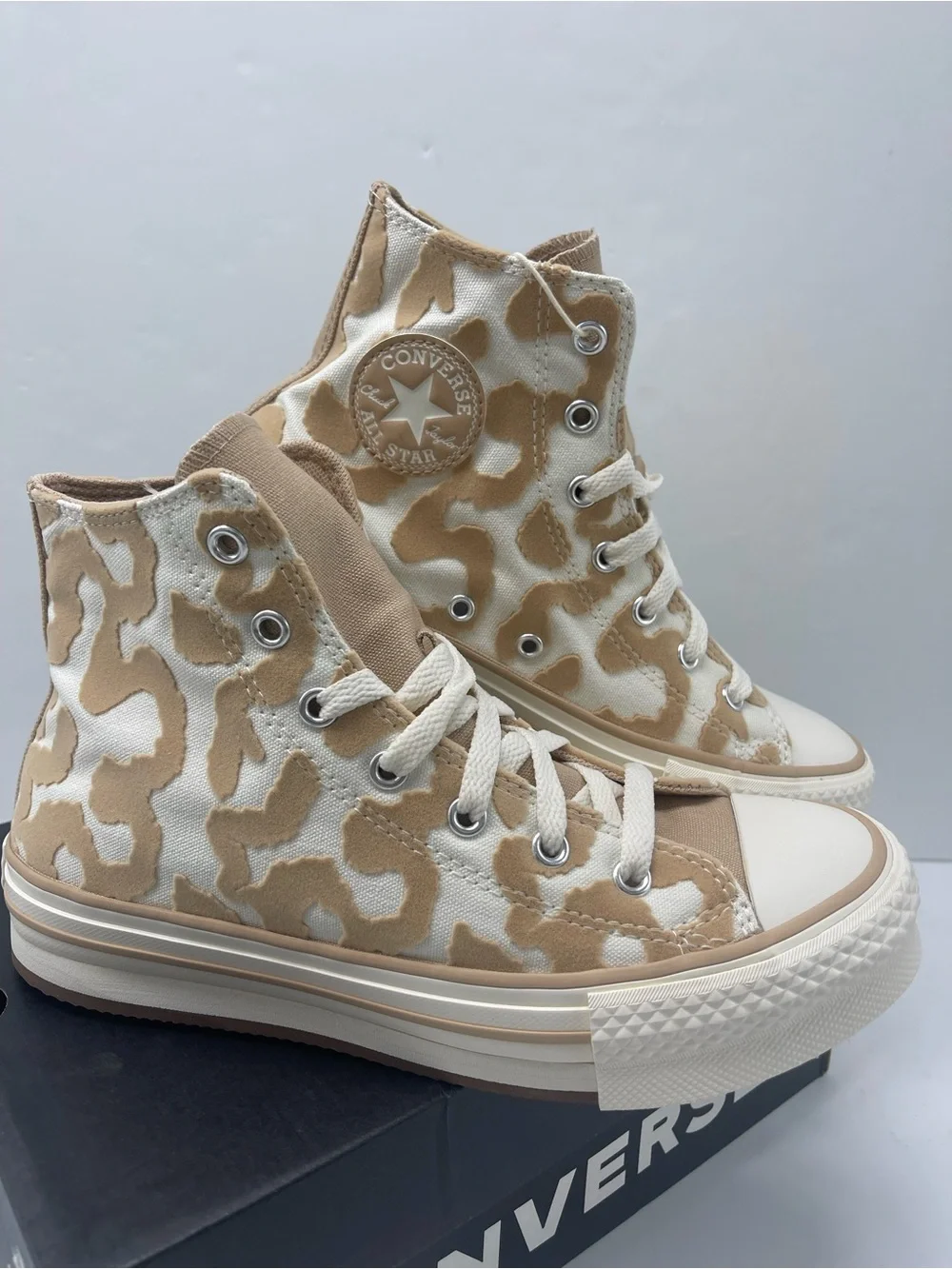 Converse high top
