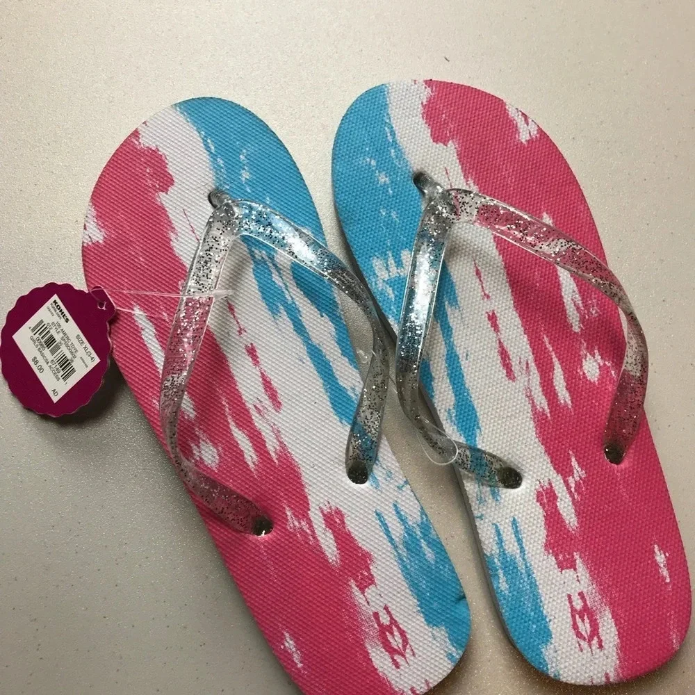 NWT So Red White & Blue Flip Flops Kids Size 3-4