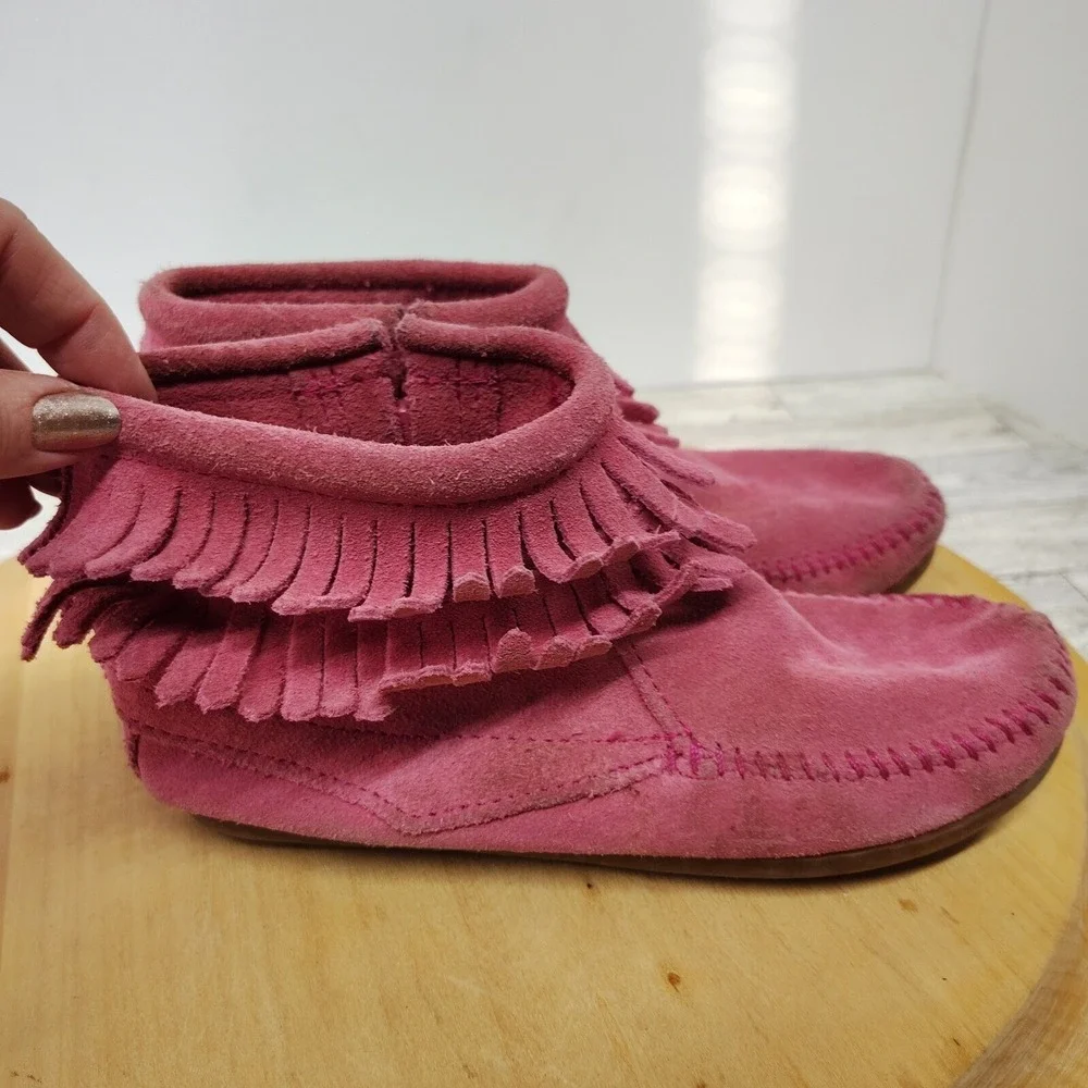 Minnetonka double‑fringe moccasin