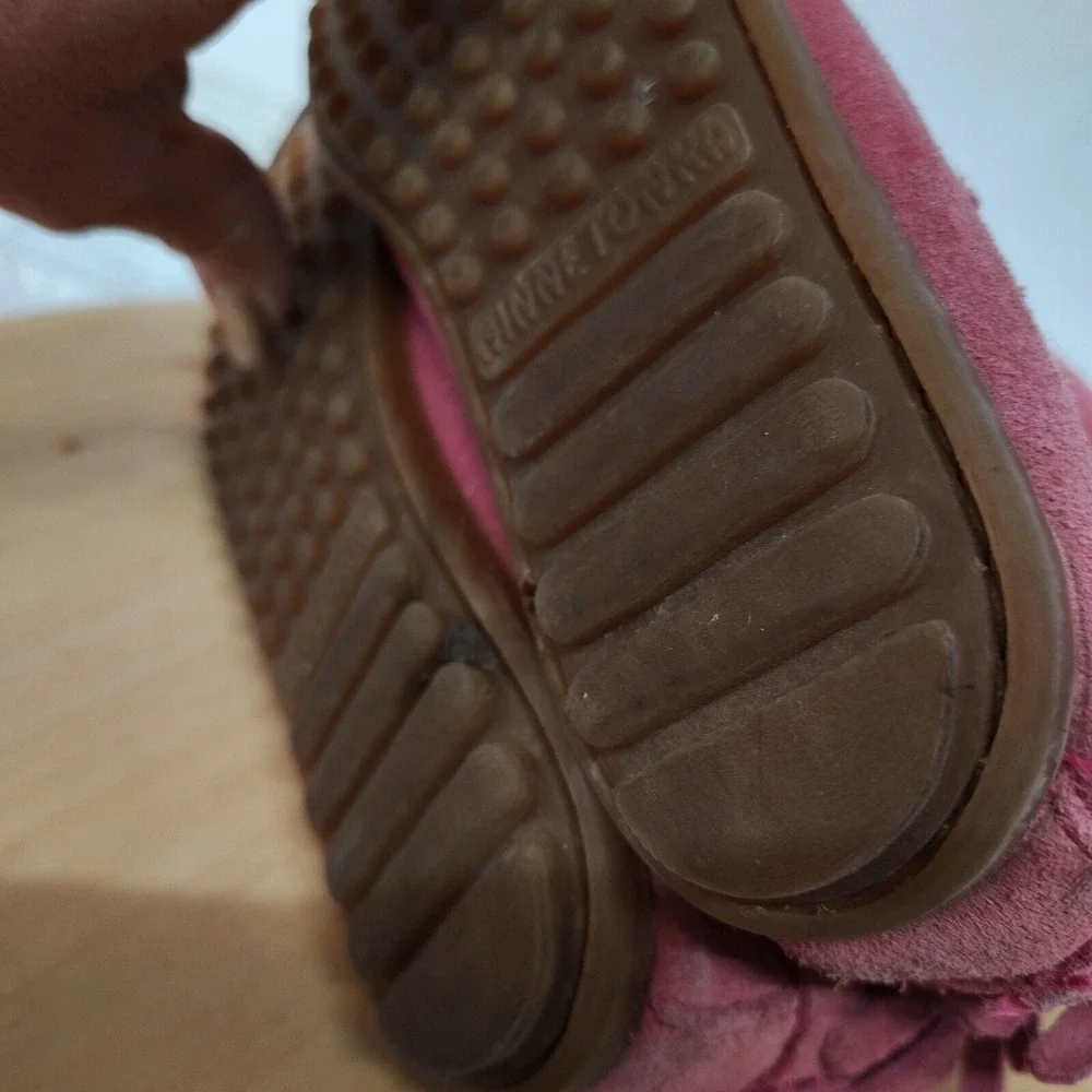 Minnetonka double‑fringe moccasin