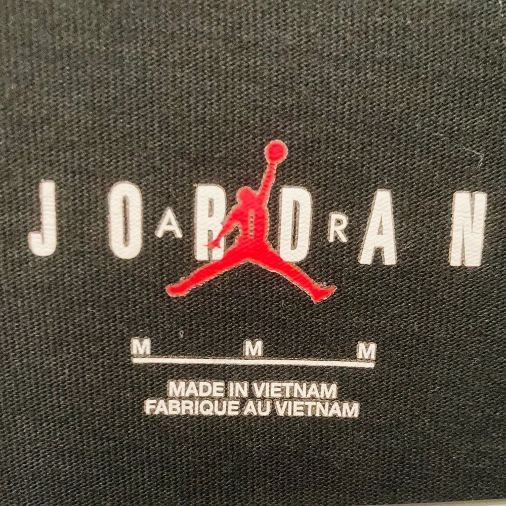 NWOT Air Jordan Black Long Sleeve Tee size M Designs on‎ front and back