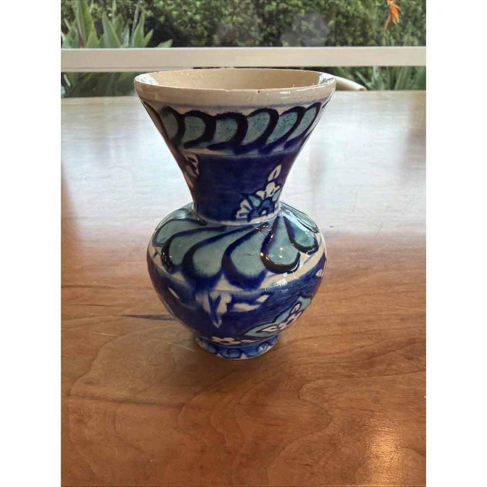 Hand Painted Kütahya Turkish Pottery Bud Vase Blue White‎ Floral Signed