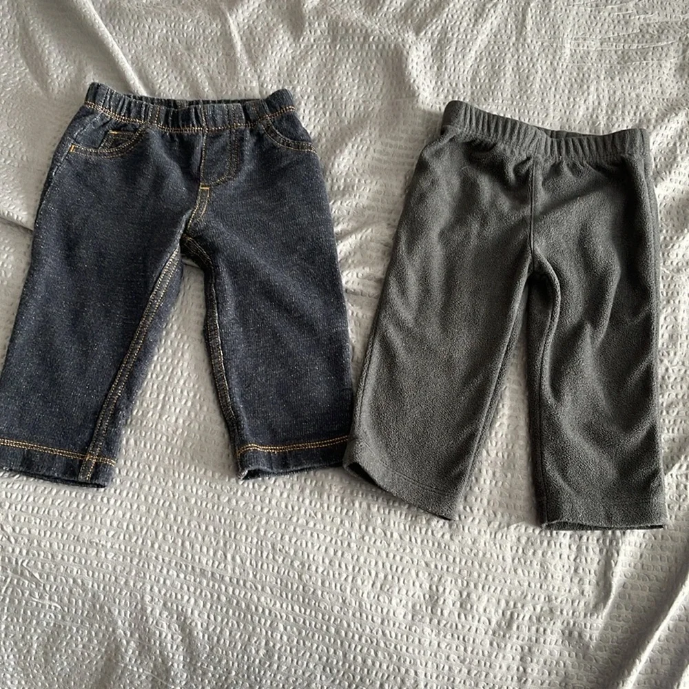 2 Pairs Carters 9M pants unisex