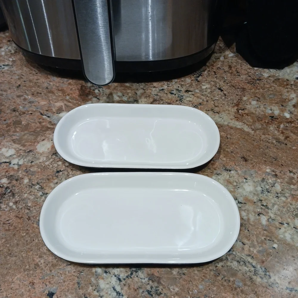 Ikea 2pc. Black & White Oblong Untensil/Soap Tray Set. #22147- 3.75in.x7.5in.