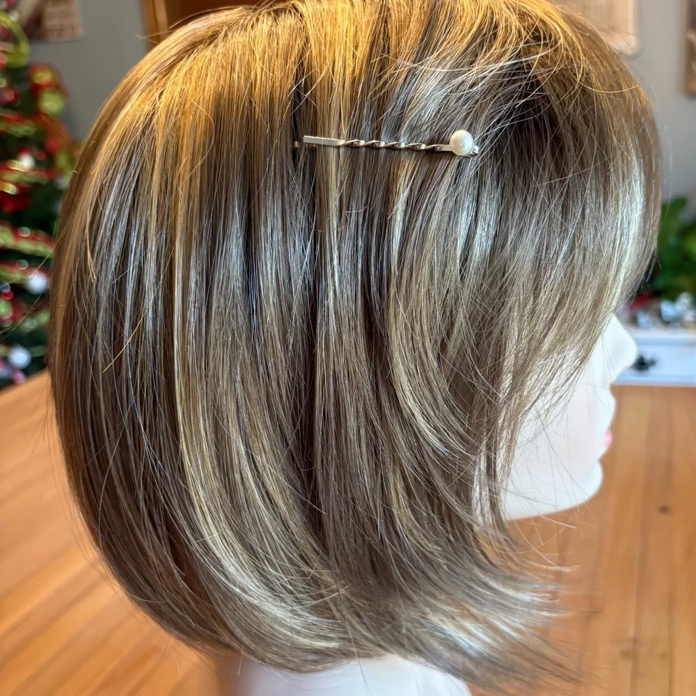 Amore Rene of Paris Codi Petite Synthetic Bob Luxury/Medical Wig