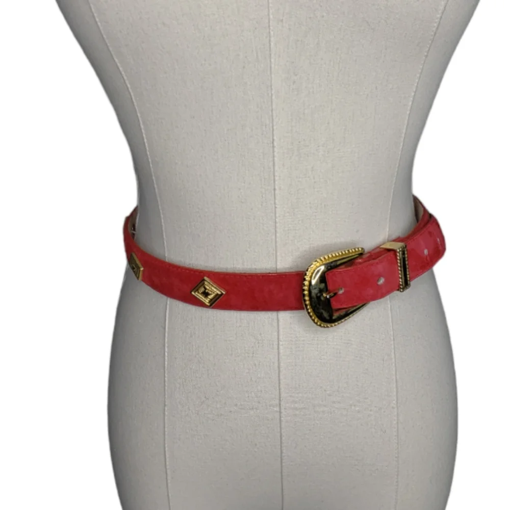 Motions East Suede Pig Skin Gold Buckle Diamond Shape Gold Details size S/M