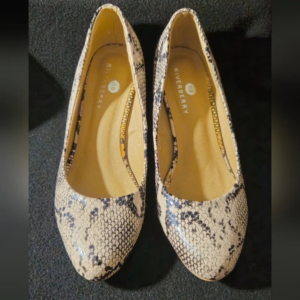 Riverberry black cream