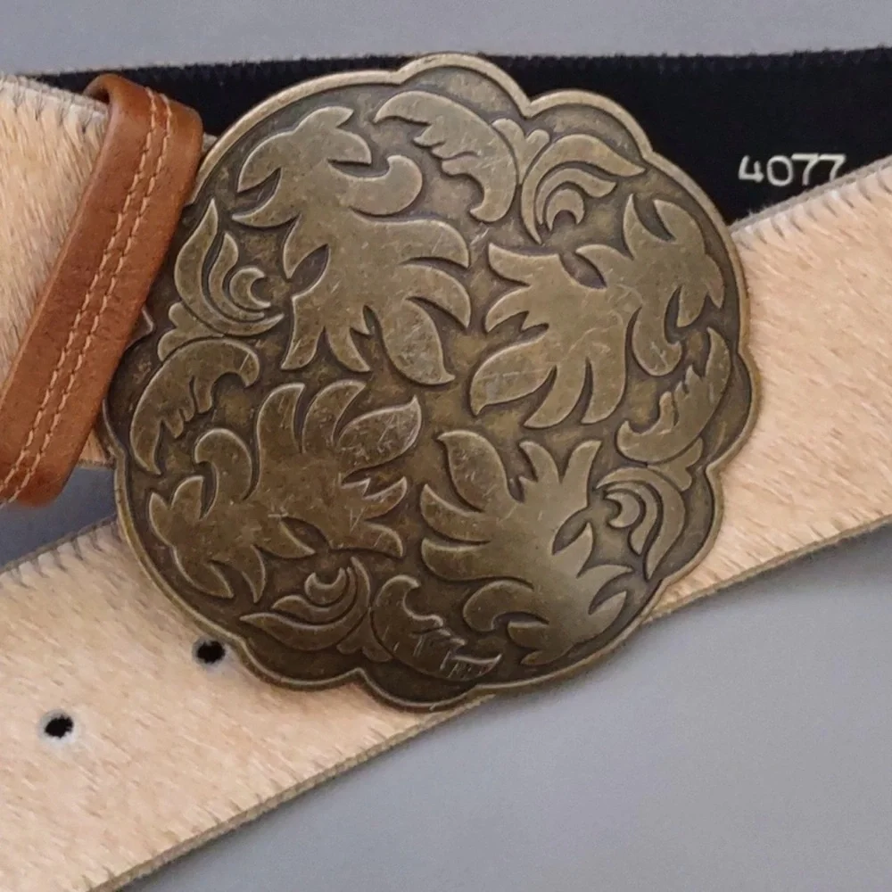 ESCADA ELITE ACCESSORIES Women’s Large Ornate Brass Tone Buckle Cowhide Belt L