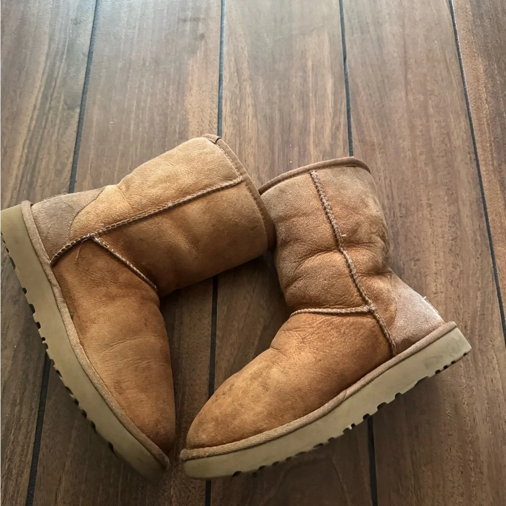 UGG warm stylish