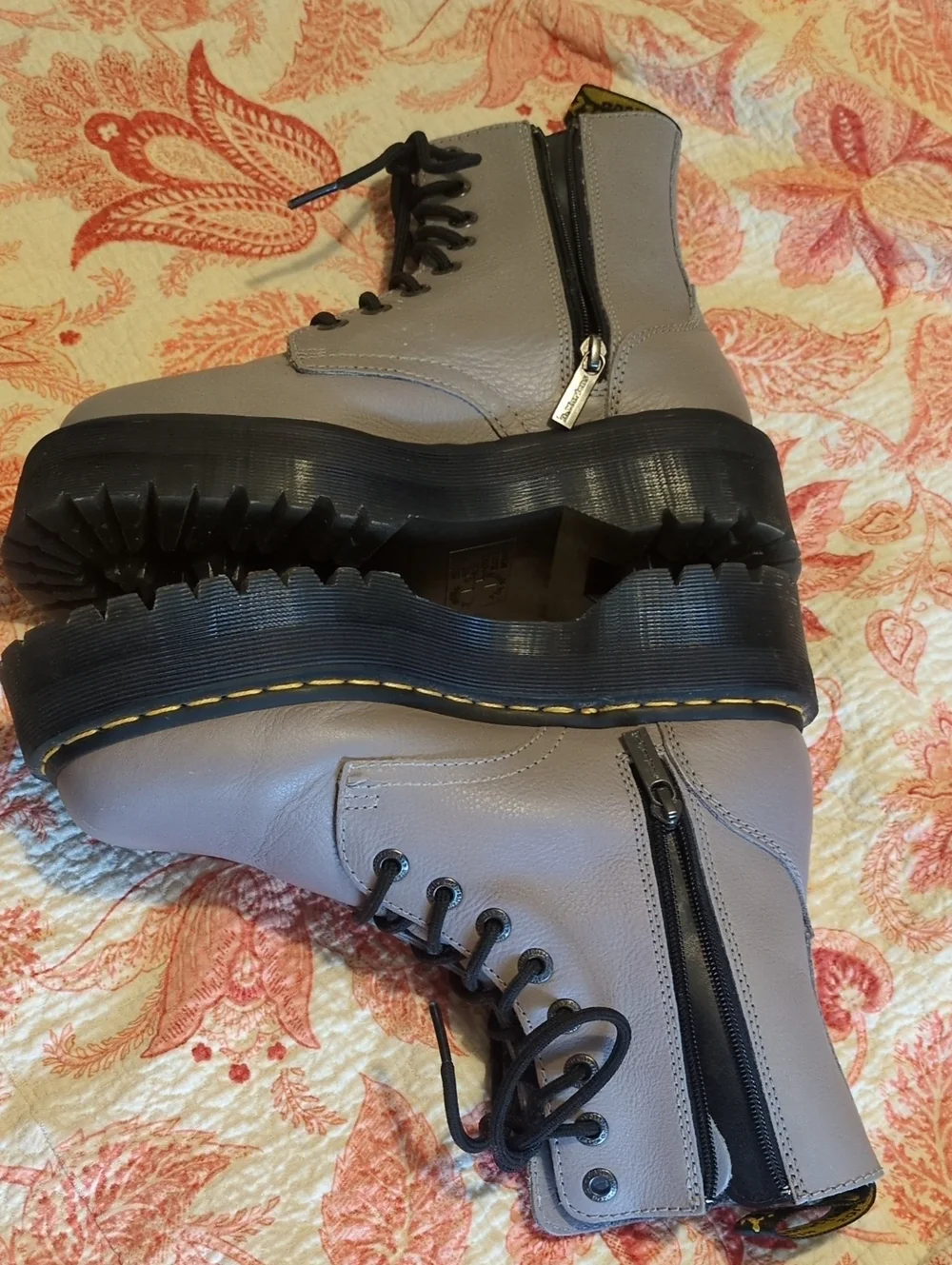 Dr Marten Jadon III Soft Dove Grey Leather Boots. Size 9