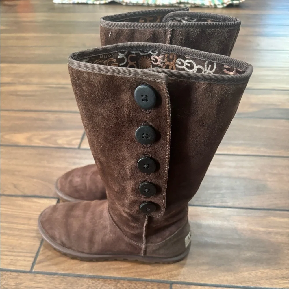 UGG step out