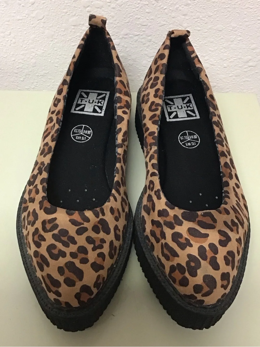T.U.K leopard pointed