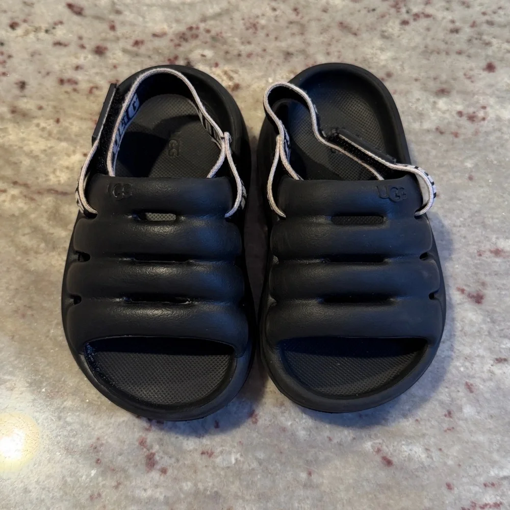 UGG trendy kids
