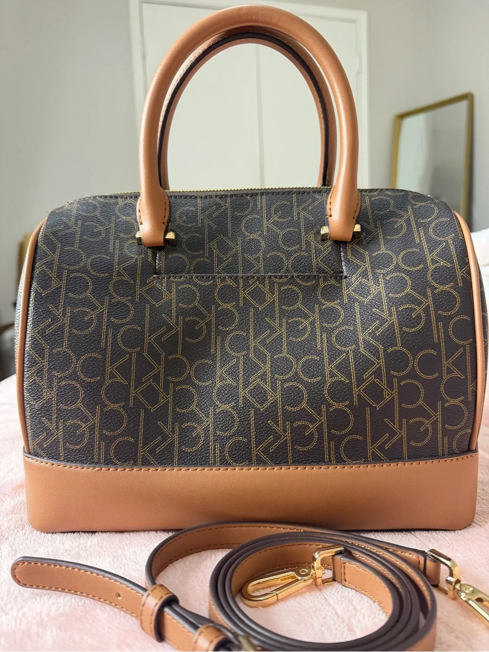 Calvin Klein tan detachable