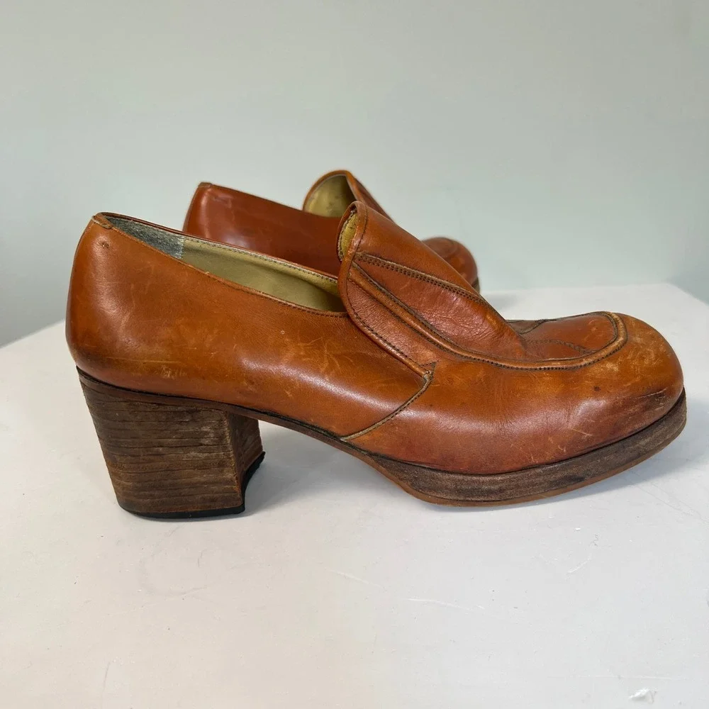VTG 70s  Hippie Platform Loafers Size 9 Tan Leather Block Heel Argentina Verde
