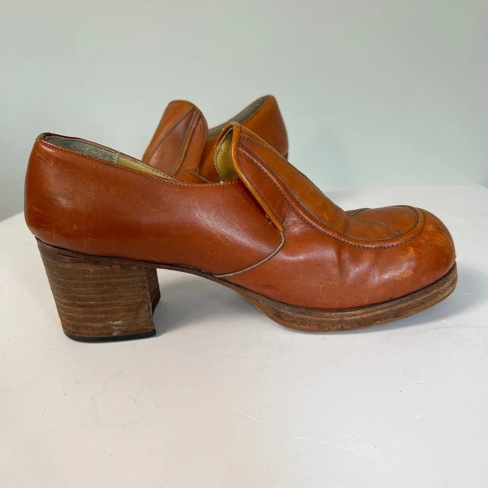 VTG 70s  Hippie Platform Loafers Size 9 Tan Leather Block Heel Argentina Verde