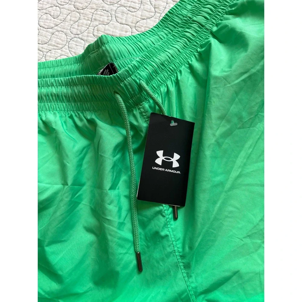Under Armour comfortable adjustable volley