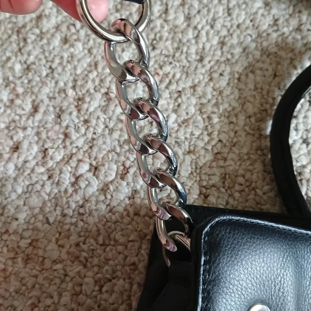 MICHAEL Michael Kors closure compartments