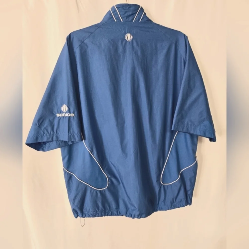 Sunice pull over