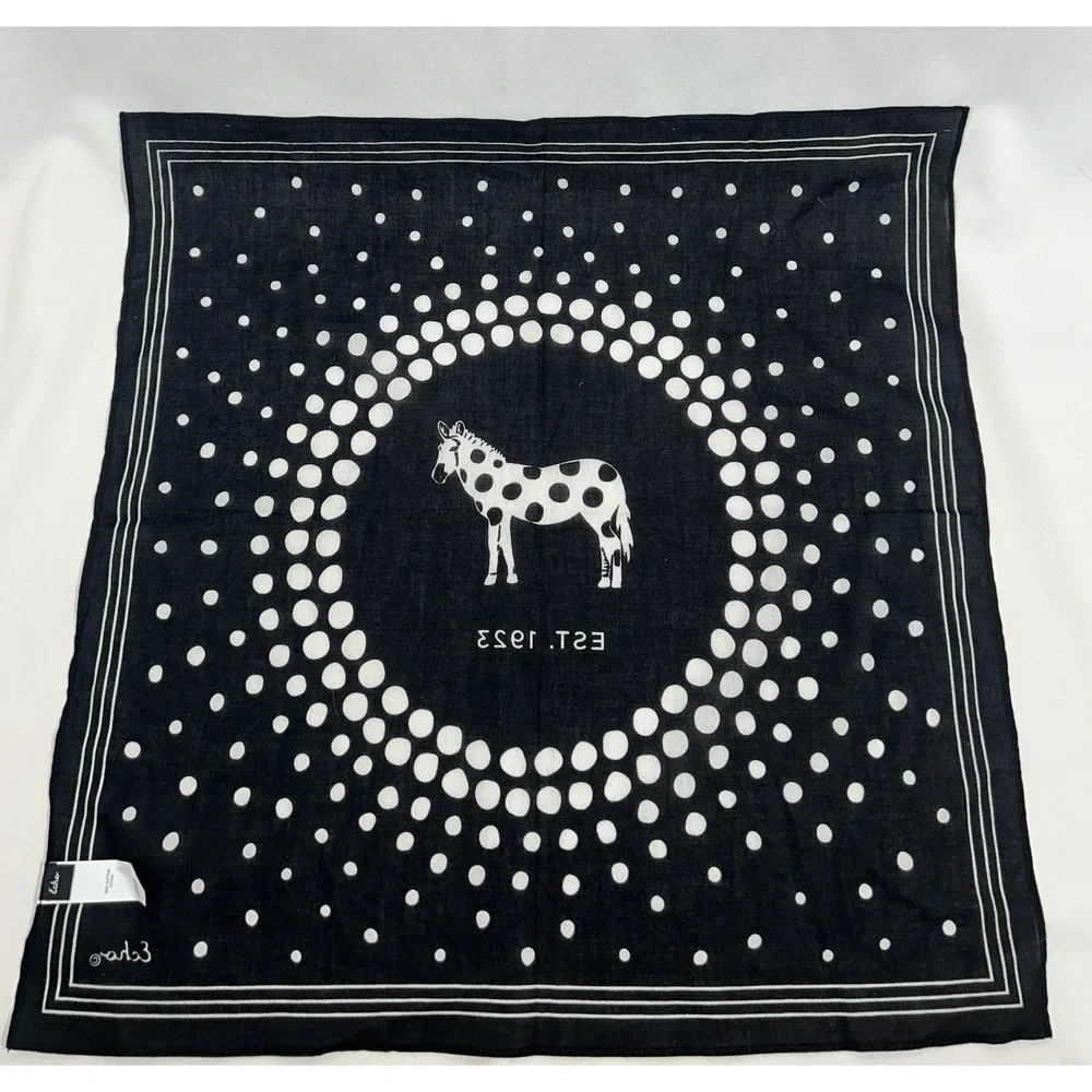 Echo pocket square