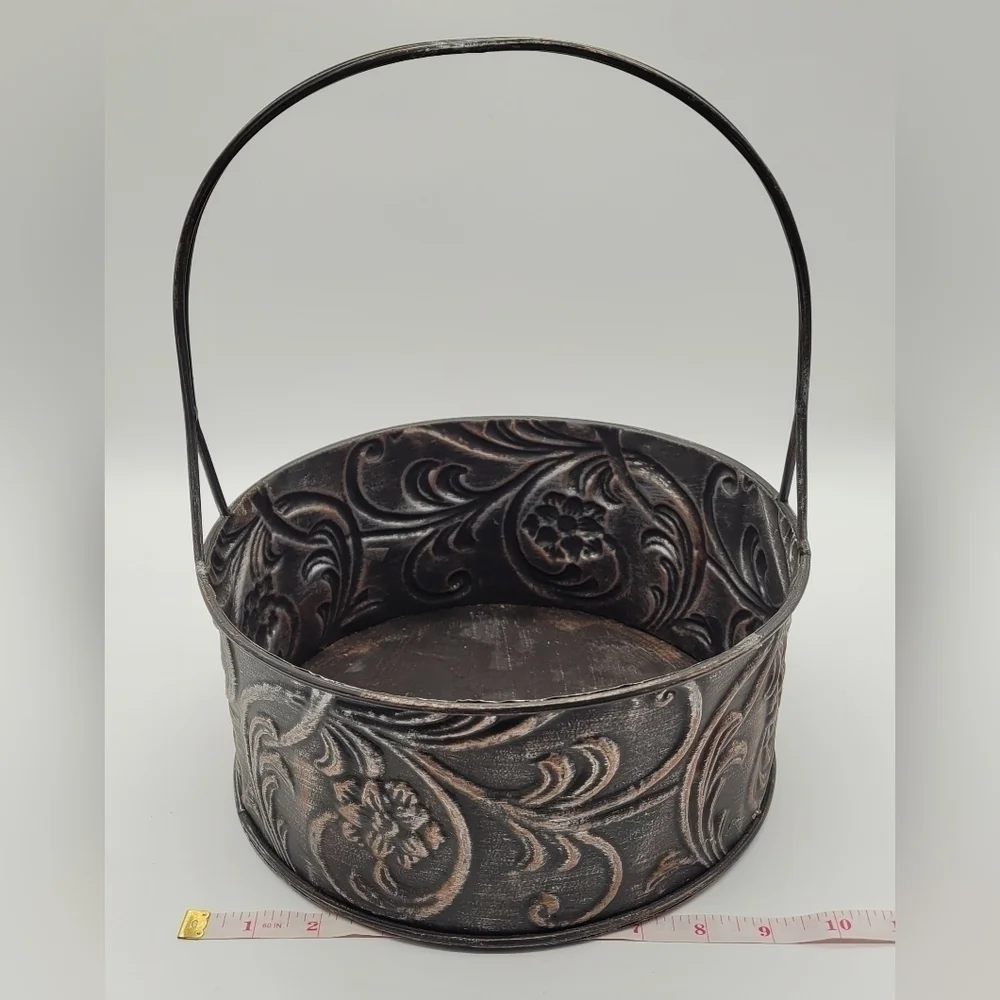 Metal Serving Basket Medium Decor​​​