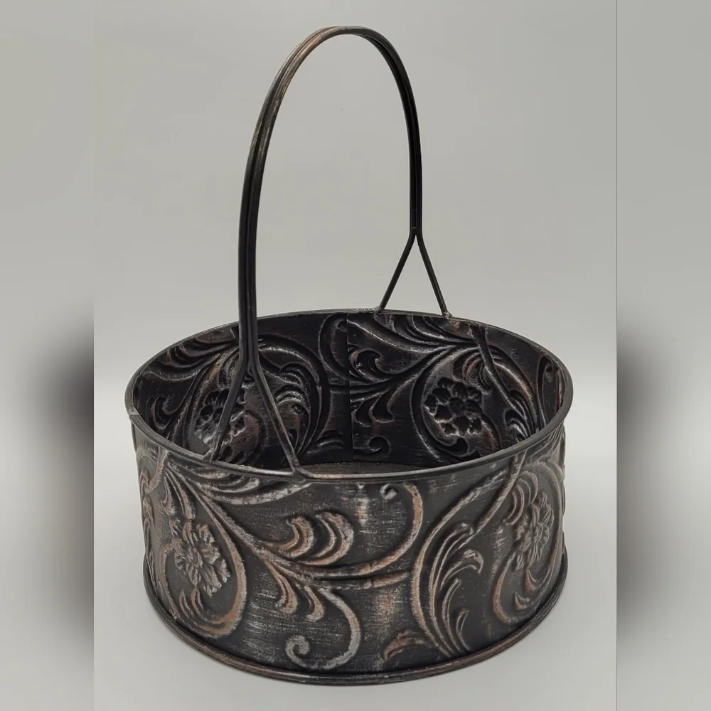 Metal Serving Basket Medium Decor​​​