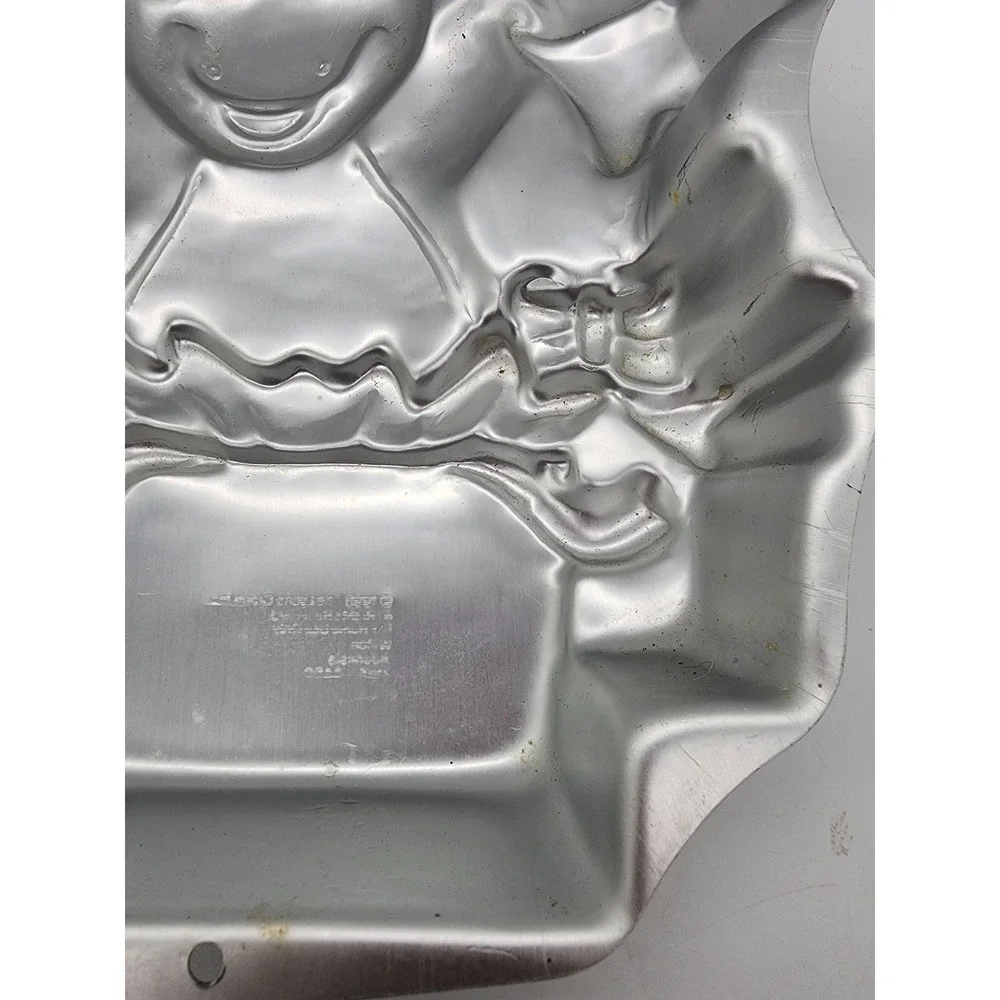 Wilton vintage aluminum