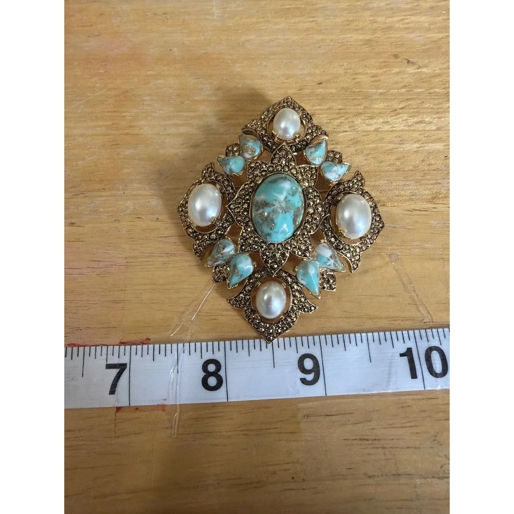N/A vintage brooch