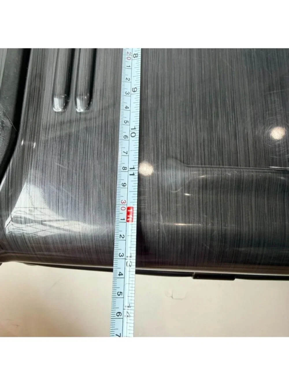 Tumi spinner model locking