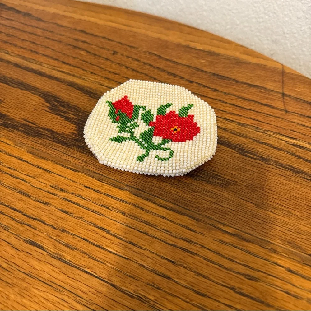 Vintage retro beaded cottagecore 1970s coinpurse