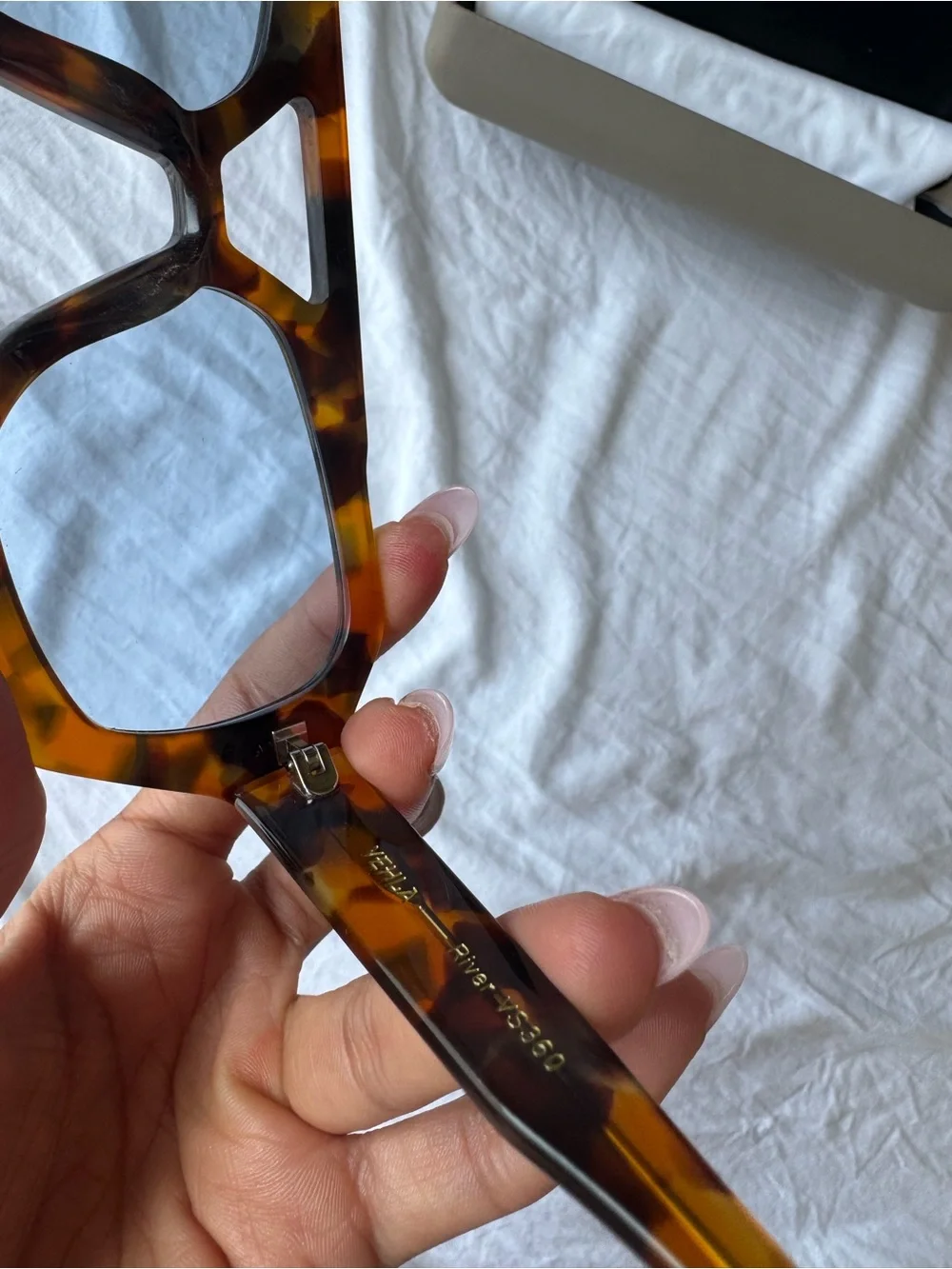 VEHLA bold tortoiseshell