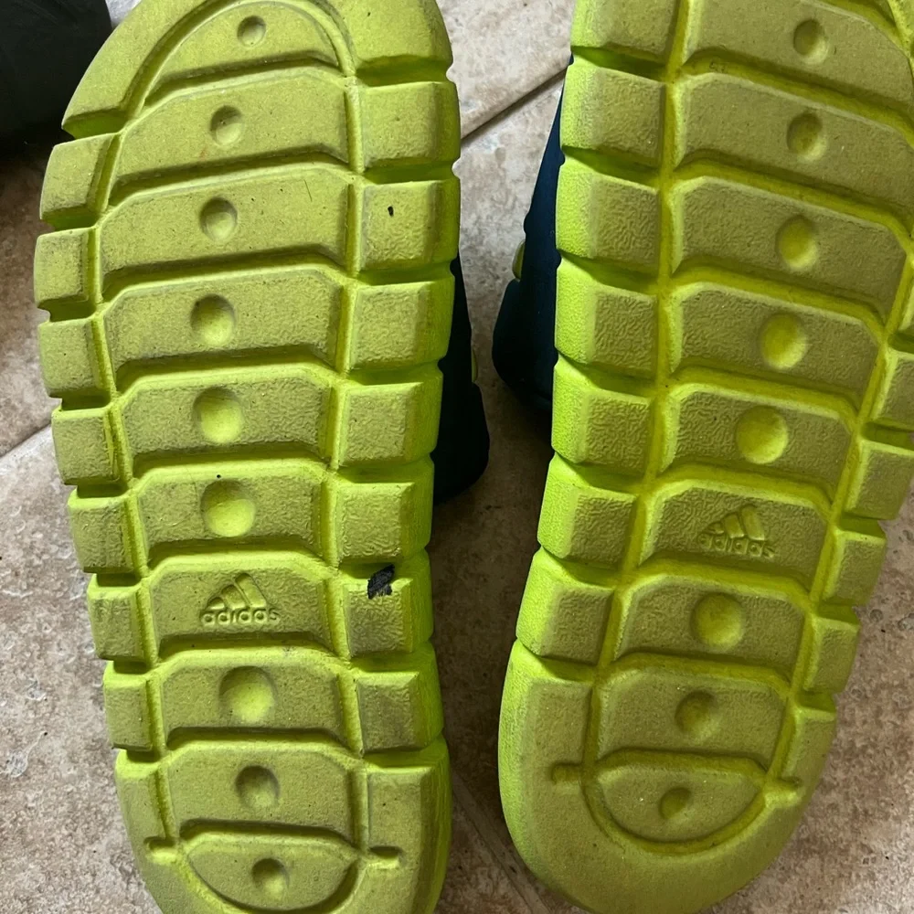 adidas size 5y