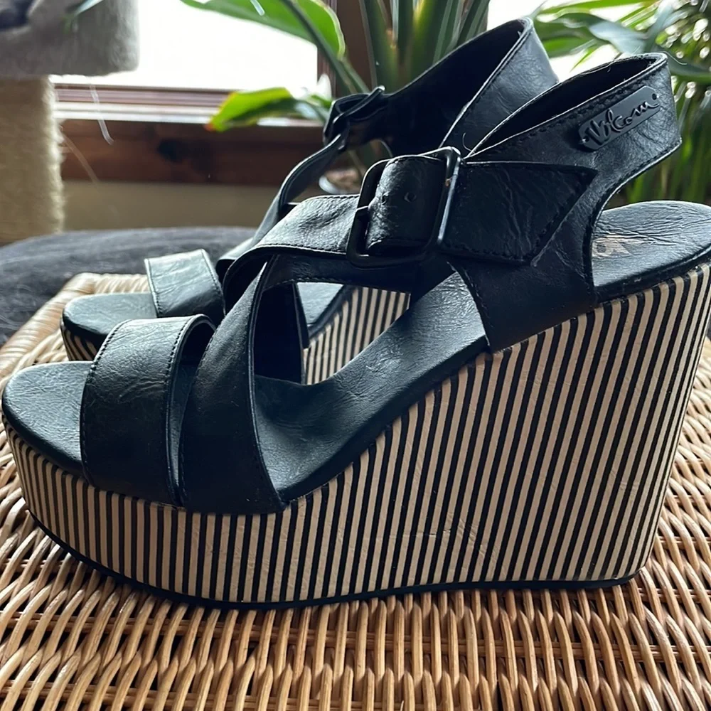 ✨Host Pick✨ Volcom Platform Wedges NWOB