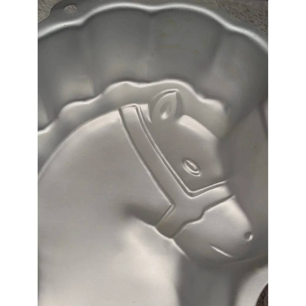 Wilton vintage aluminum