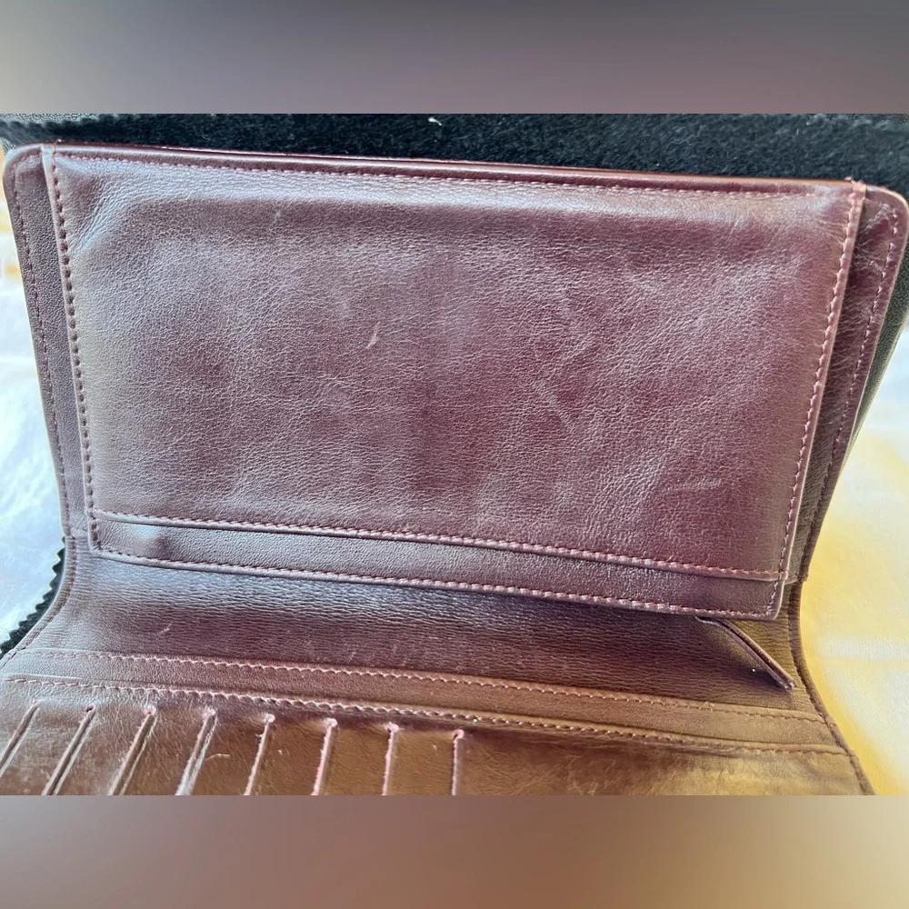 CHANEL elegant wallet