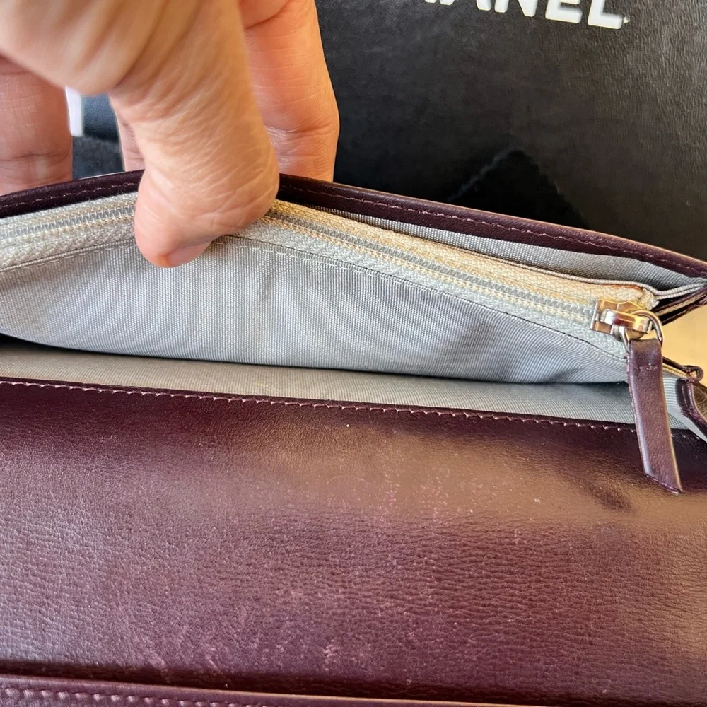 CHANEL elegant wallet