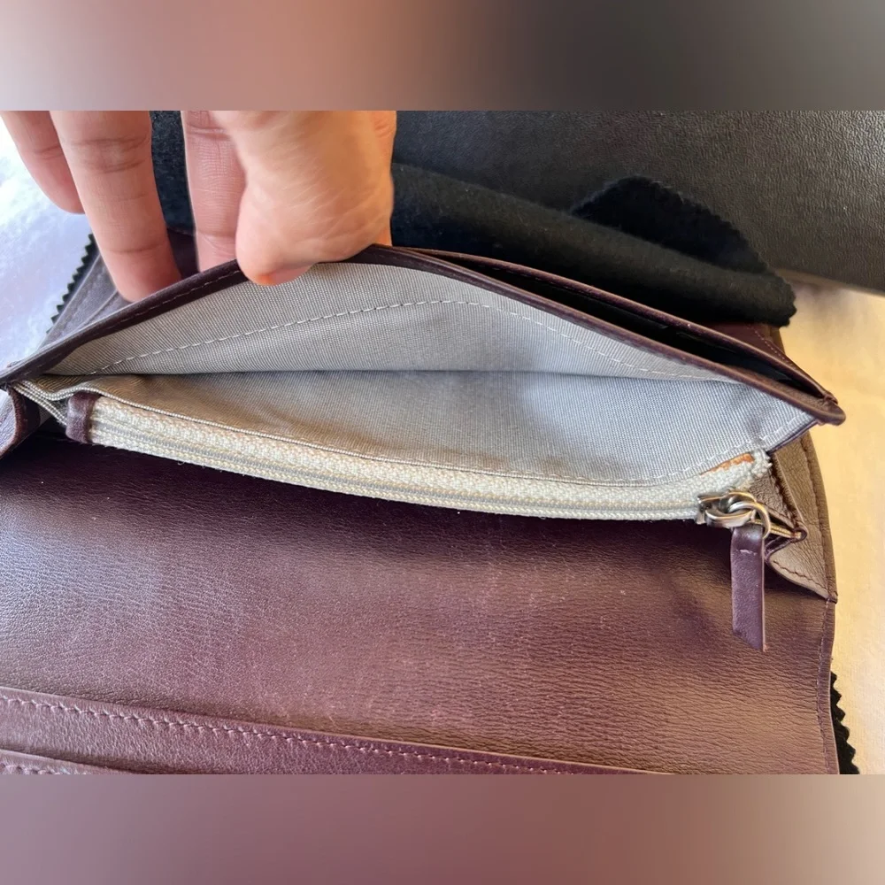 CHANEL elegant wallet