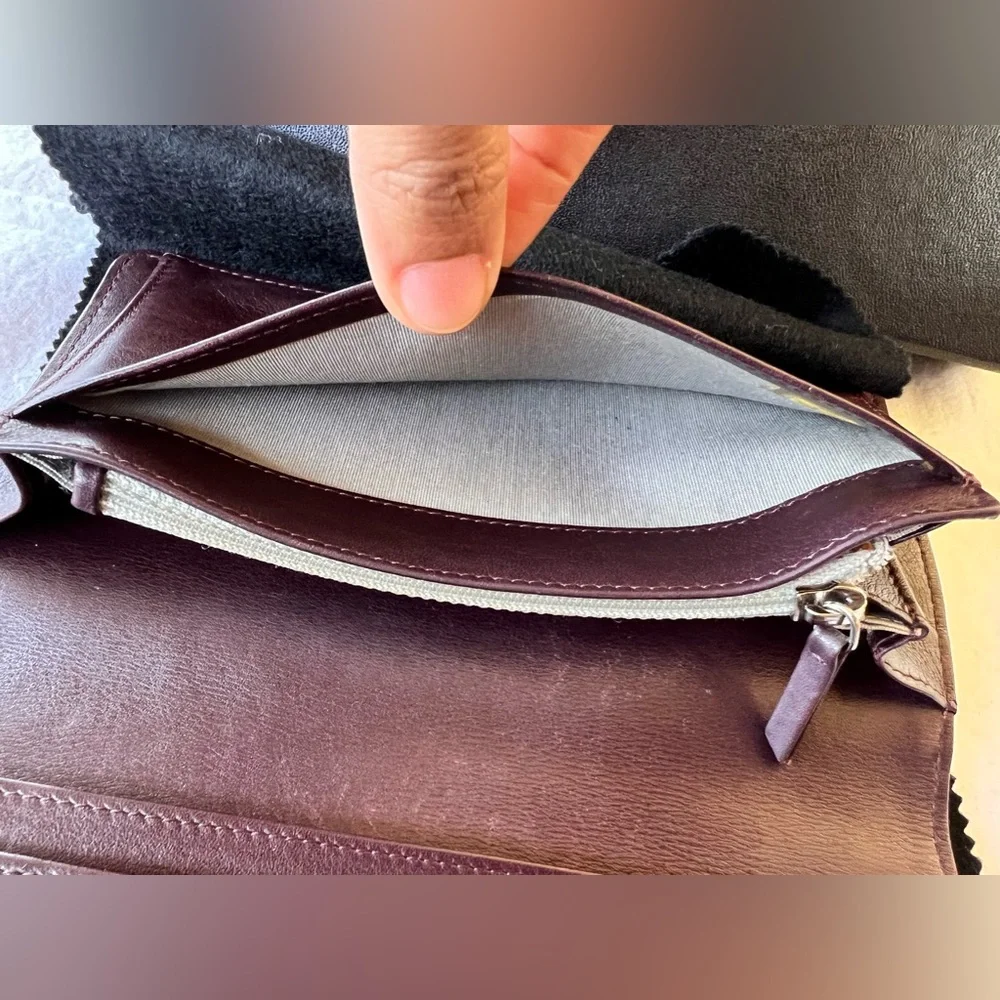 CHANEL elegant wallet