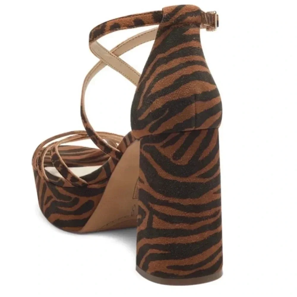 Vince Camuto new box