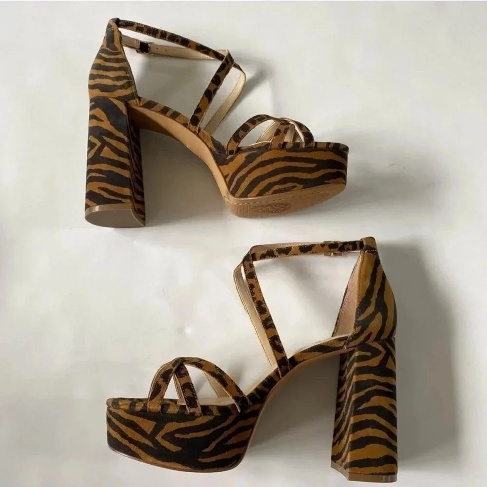 Vince Camuto new box