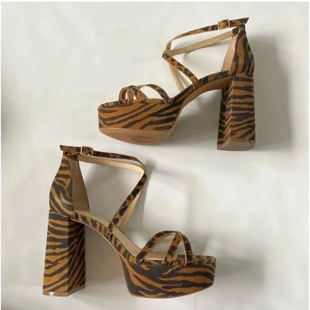 Vince Camuto new box