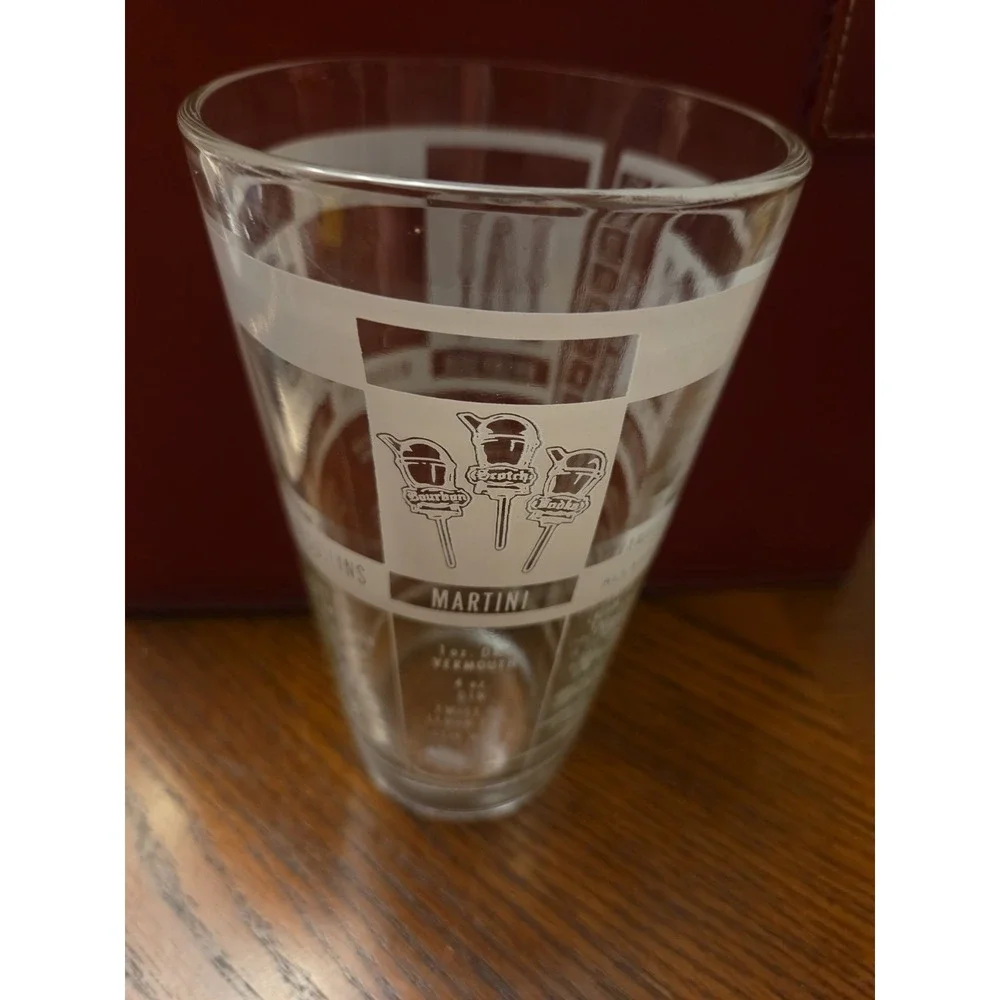 Mr. Bartender Vintage FEDERAL Glass Bar Recipe Cocktail Shaker Illustrated White