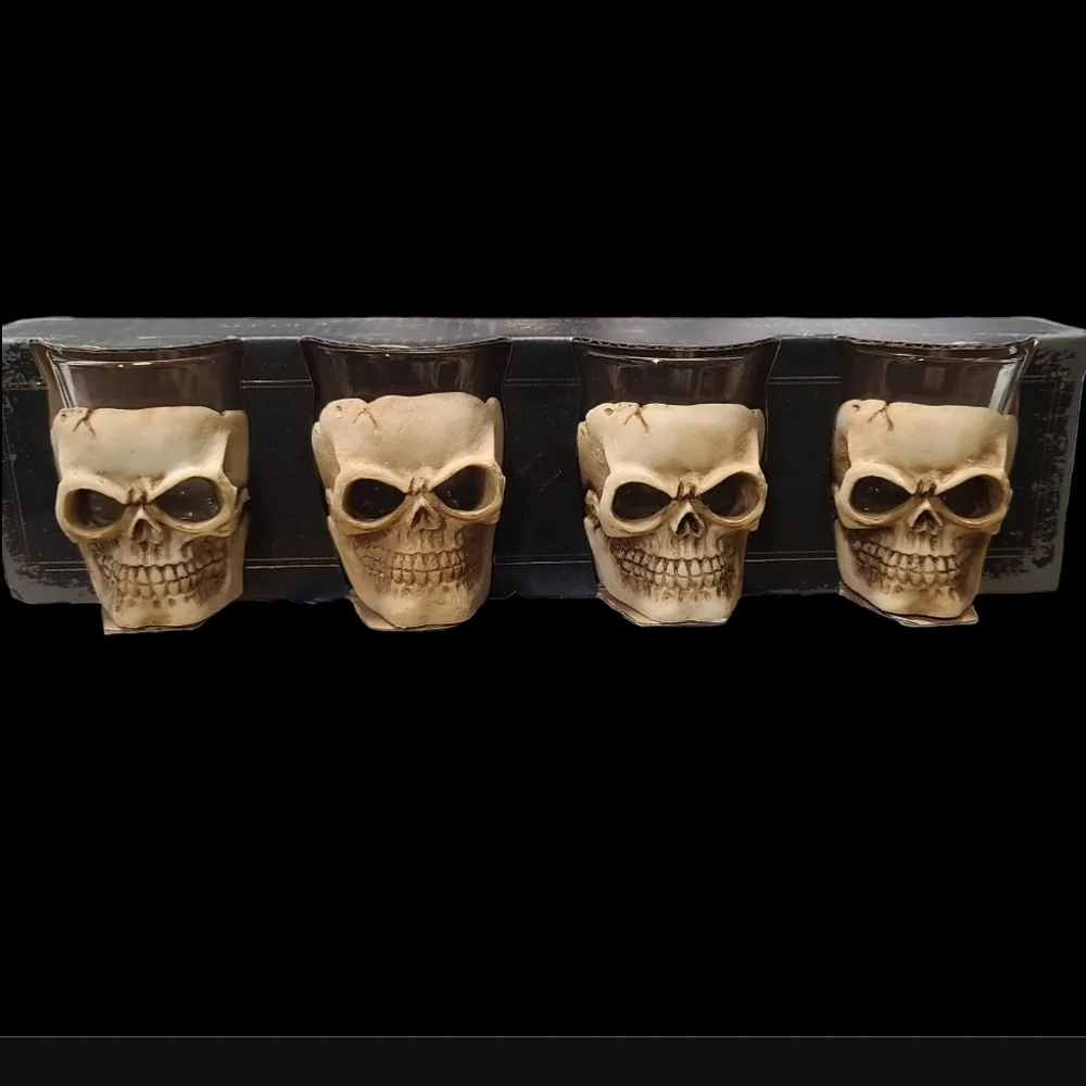 4pc Set Halloween 3D Skull Shot Glass Shooters Day of the Dead Skeleton New