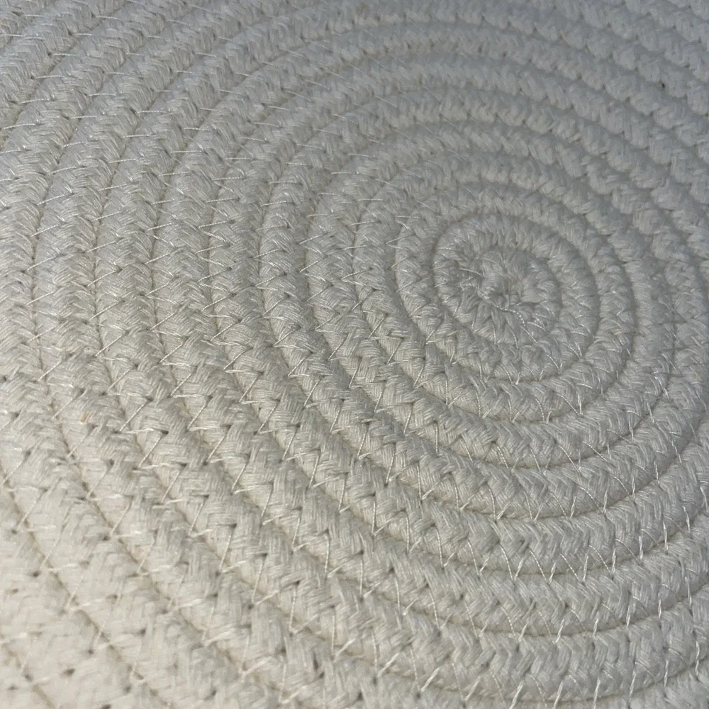The Unbranded Brand woven rope