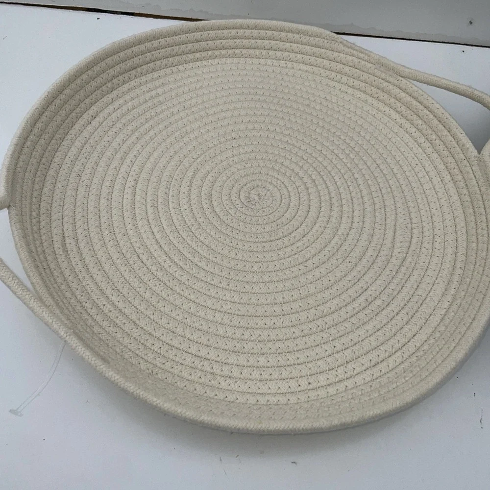 The Unbranded Brand woven rope